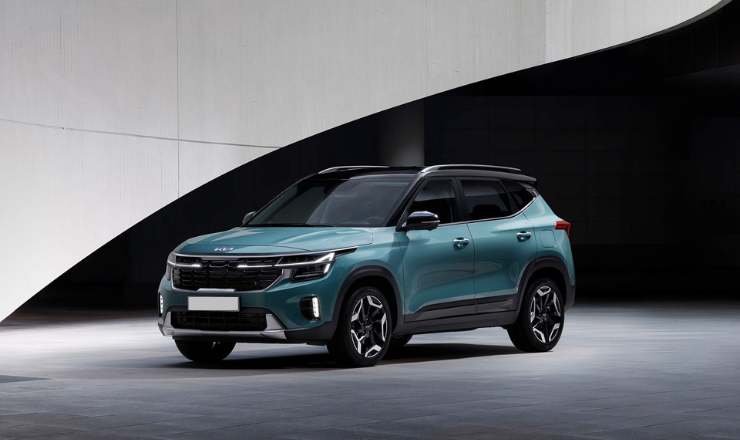 Kia Seltos SUV car hire Dubai JVC 200 AED/day